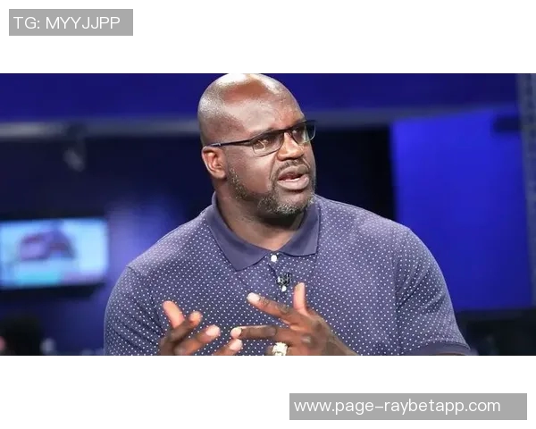 芬奇怒斥裁判漏判两次直言你心知肚明场边气氛紧张 芬奇怒斥裁判漏判两次直言你心知肚明场边气氛紧张