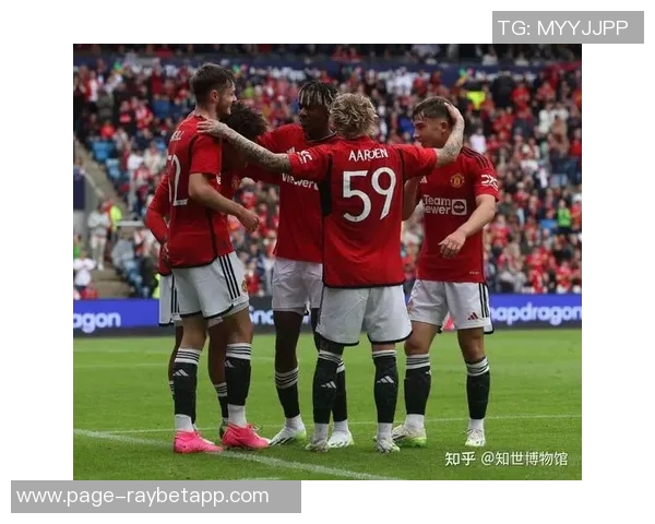 曼联全队提前抵达埃兰路球场备战客战利兹联赛事