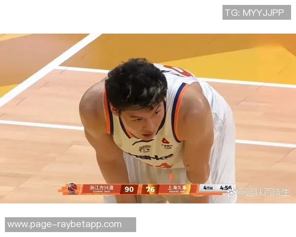 王哲林高效表现令人期待青岛虽遭遇开局困境但仍不放弃拼搏精神